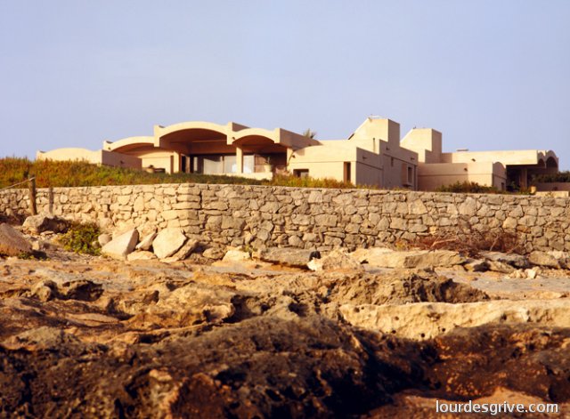 Casas gemelas, Es caló, El Pilar de la Mola, Formentera. Felix Julbe-Henry Quillé, arquitectos