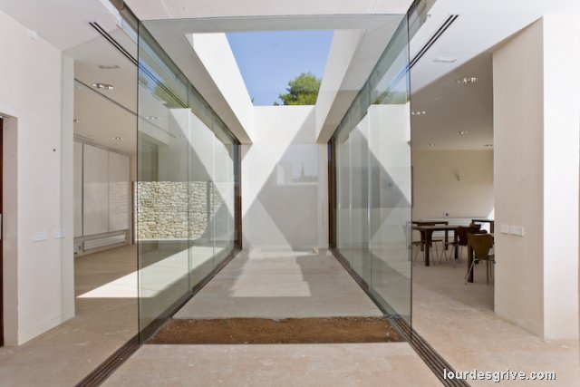 Civic center -Santa Agnès de Corona-MO; Marc tur & Oriol Batchelli architects.Ibiza