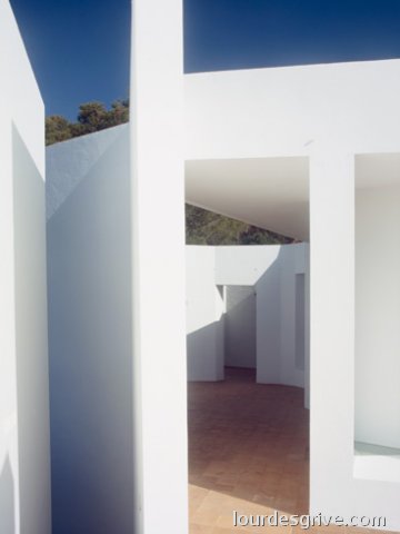 One family house - Casa Gili, Jesús. Ibiza. J.Antonio Martínez Lapeña, Elías Torres Tur, architects