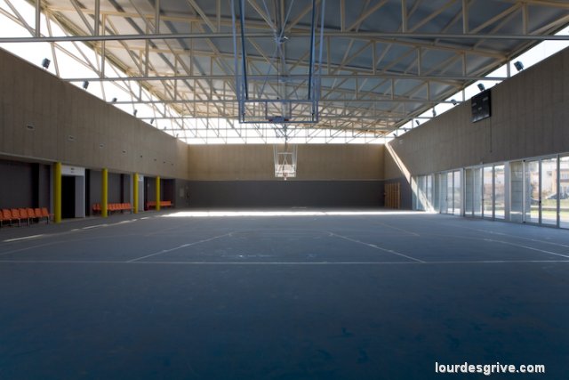 Polideportivo Ses Païses. Sant Antoni de Portmany. Luís Gascón, arquitecto.
