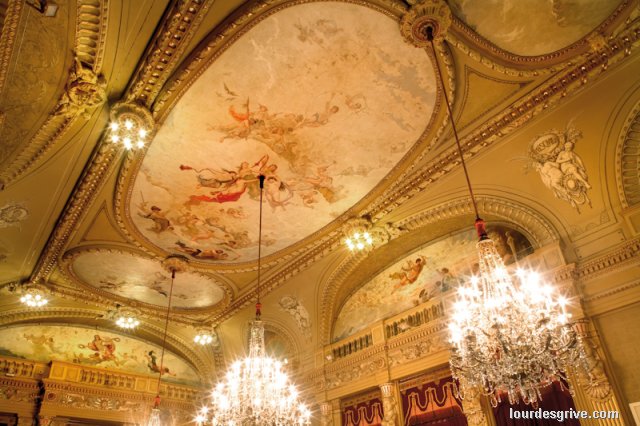 Salón de Plenos o de las Cariátides