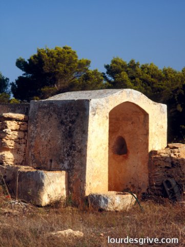 Pozo. El Pilar de la Mola. Formentera