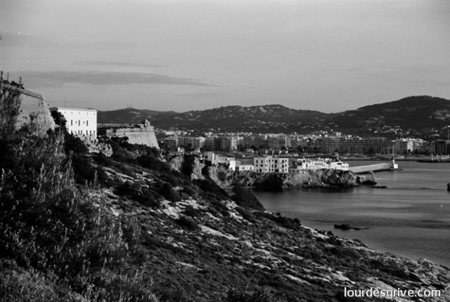 " A la merced del tiempo" Sa Penya.Ibiza. 2003